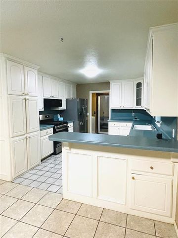 1829 Ranchwood Drive, Newcastle, OK 73065