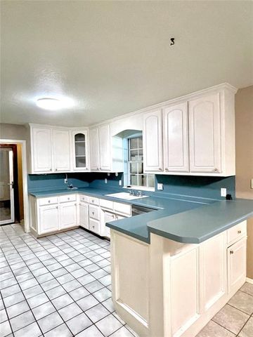 1829 Ranchwood Drive, Newcastle, OK 73065