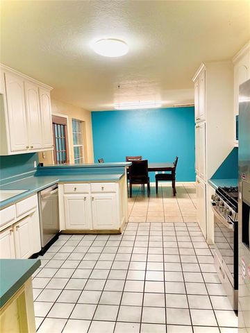 1829 Ranchwood Drive, Newcastle, OK 73065