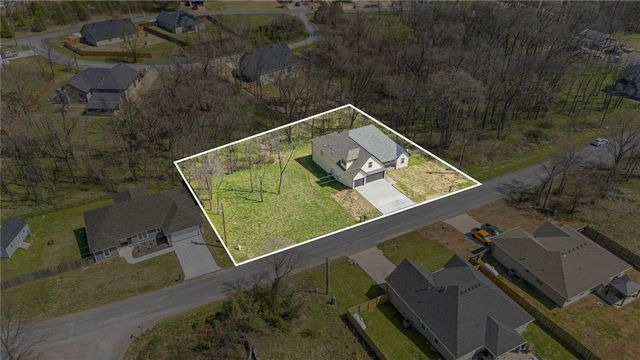 22 Cannich Drive, Bella Vista, AR 72715