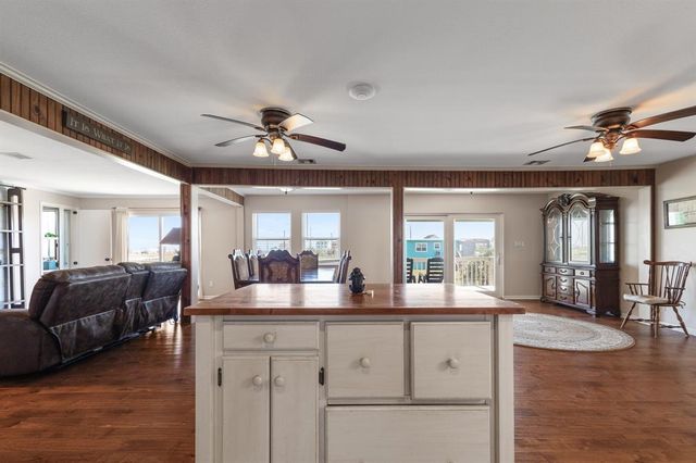 4110 2nd Street, Galveston, TX 77554