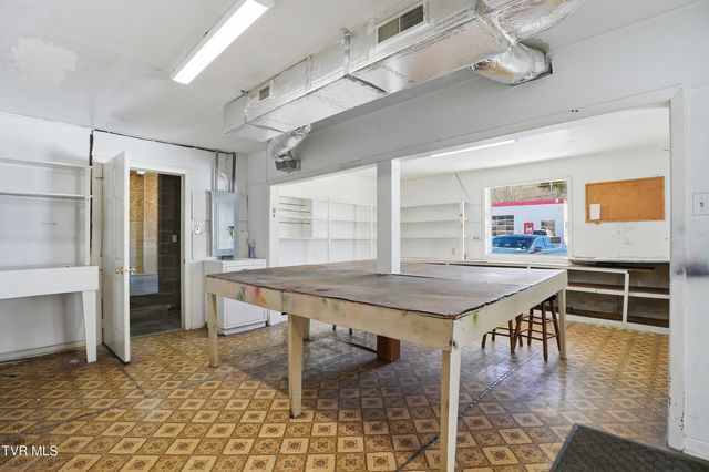 528 West Main Street, Wise, VA 24293