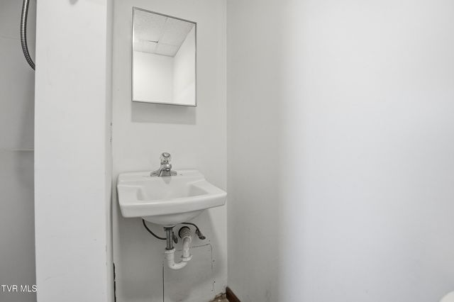 528 West Main Street, Wise, VA 24293