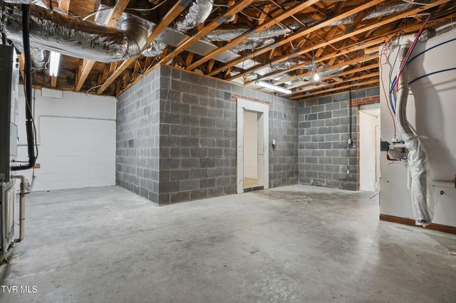 528 West Main Street, Wise, VA 24293