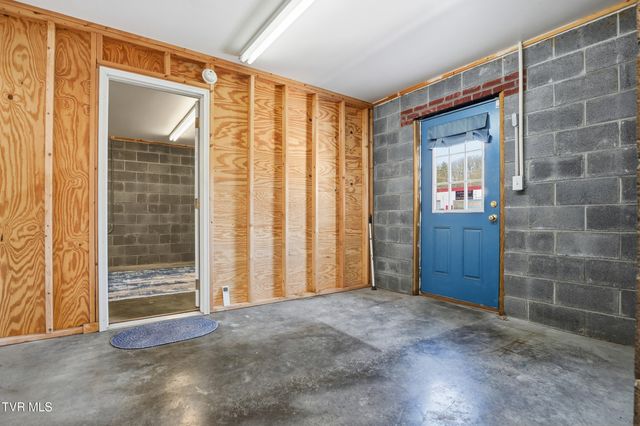 528 West Main Street, Wise, VA 24293