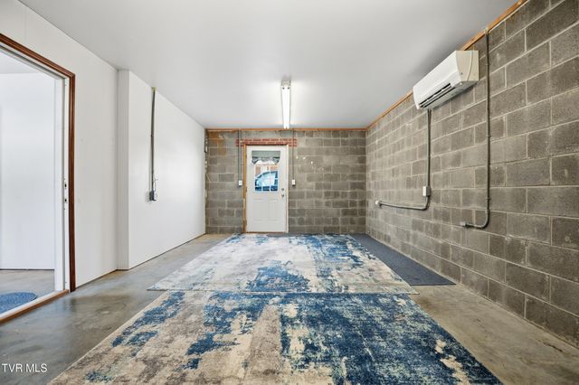 528 West Main Street, Wise, VA 24293