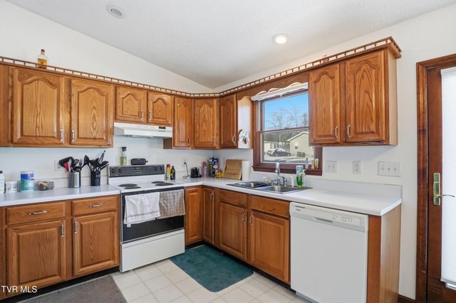 528 West Main Street, Wise, VA 24293