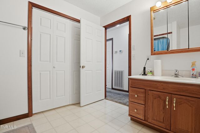 528 West Main Street, Wise, VA 24293