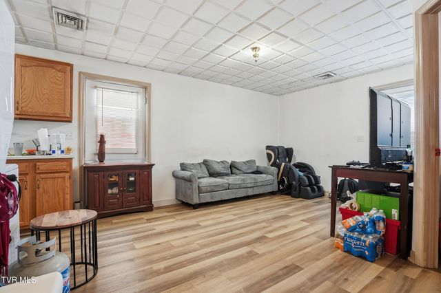 528 West Main Street, Wise, VA 24293