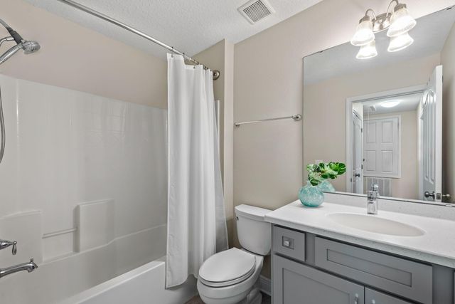8856 Brown Pelican Circle, Navarre, FL 32566