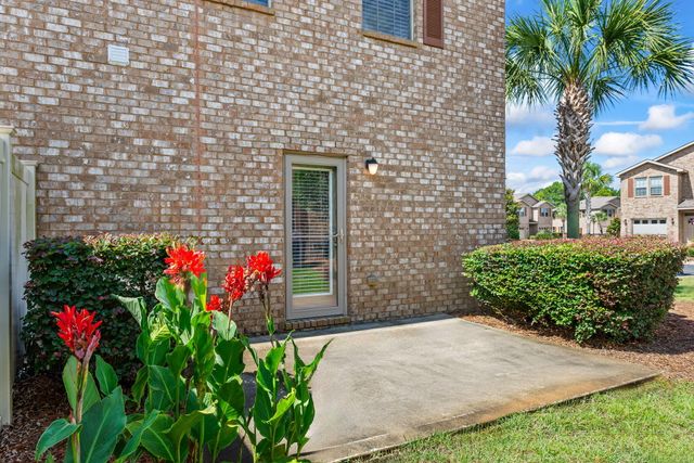 8856 Brown Pelican Circle, Navarre, FL 32566