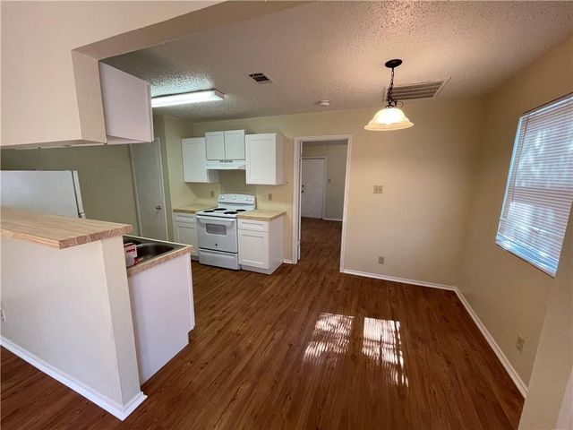 10003 Parliament House RD, Austin, TX 78729