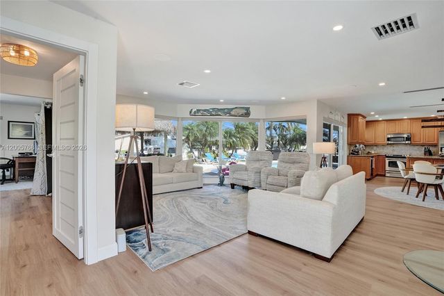 1020 NE 27th Ave, Pompano Beach, FL 33062