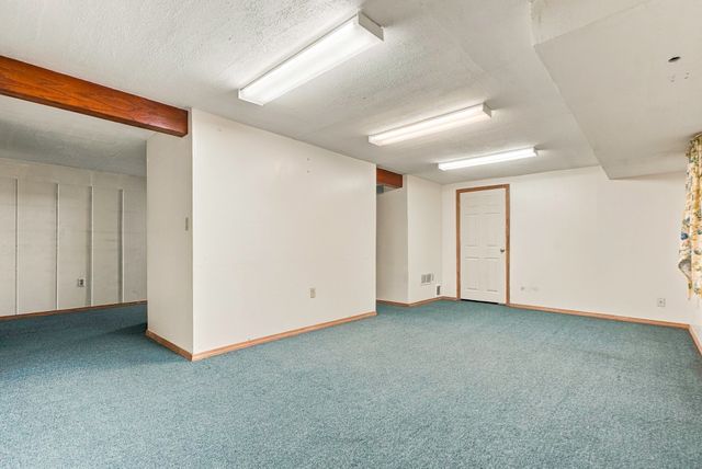 565 Hartford Ave E, Uxbridge, MA 01569