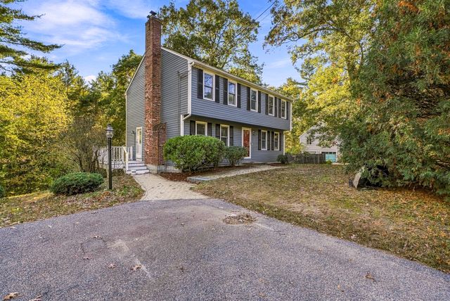 565 Hartford Ave E, Uxbridge, MA 01569