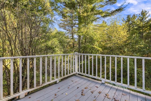 565 Hartford Ave E, Uxbridge, MA 01569