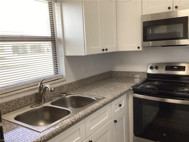 1123 NE 15th LN, Cape Coral, FL 33909
