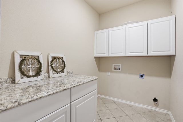 637 S Redford Lane, White Settlement, TX 76108