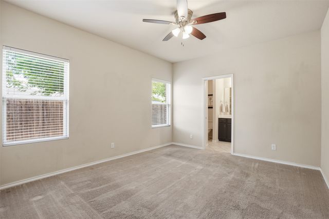 637 S Redford Lane, White Settlement, TX 76108