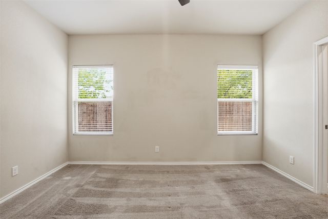 637 S Redford Lane, White Settlement, TX 76108