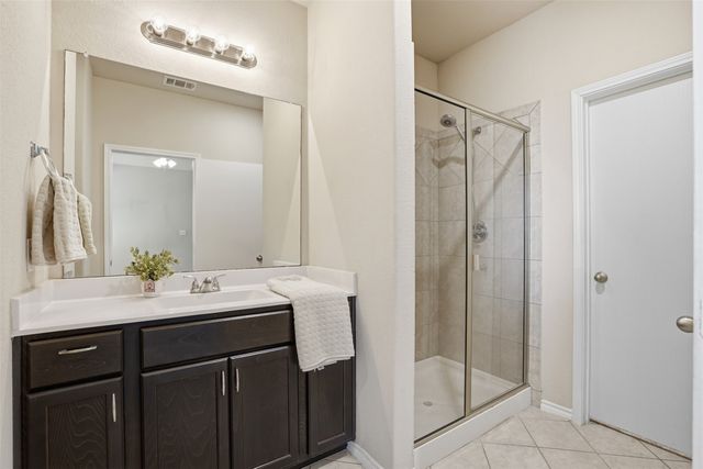 637 S Redford Lane, White Settlement, TX 76108