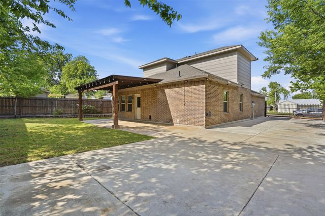 637 S Redford Lane, White Settlement, TX 76108