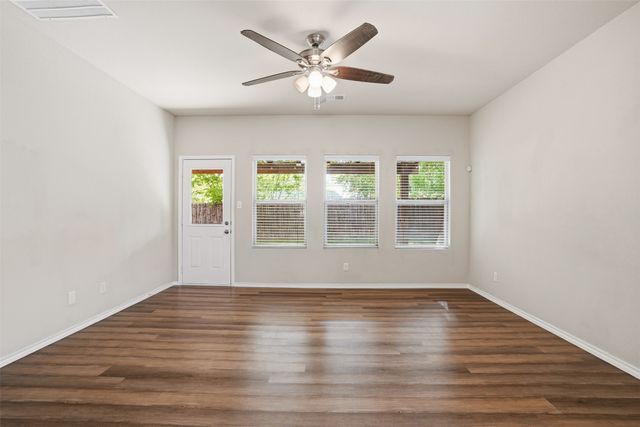 637 S Redford Lane, White Settlement, TX 76108