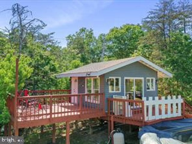 3336 HUNTING RIDGE RD, Winchester, VA 22603