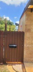 4550 SW 39th St B, West Park, FL 33023
