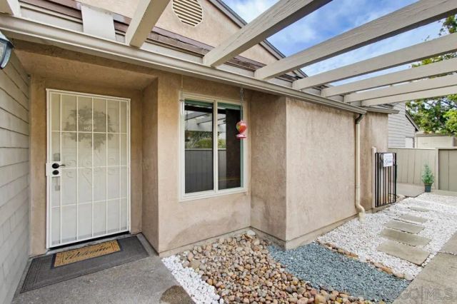 5571 Adobe Falls Rd D, San Diego, CA 92120