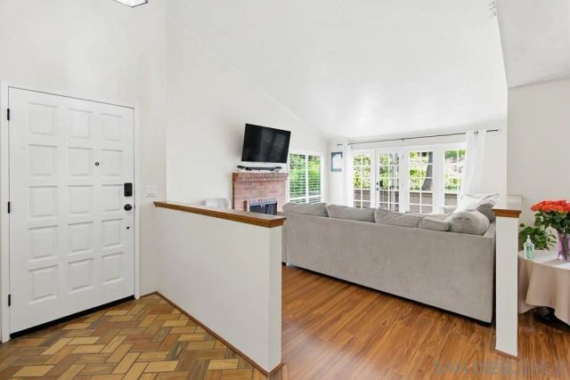 5571 Adobe Falls Rd D, San Diego, CA 92120