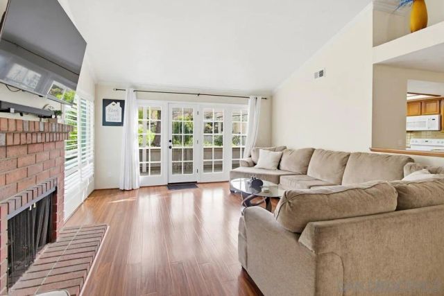 5571 Adobe Falls Rd D, San Diego, CA 92120