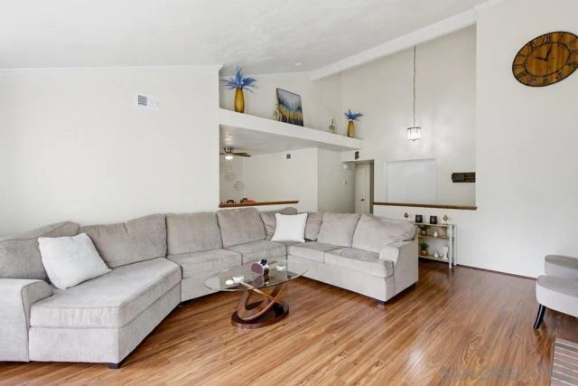 5571 Adobe Falls Rd D, San Diego, CA 92120