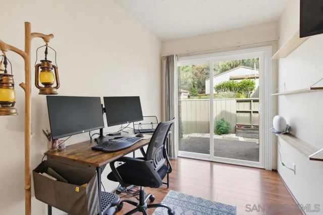 5571 Adobe Falls Rd D, San Diego, CA 92120