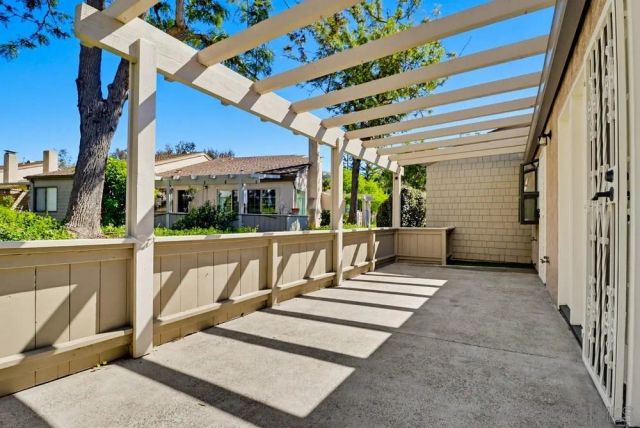 5571 Adobe Falls Rd D, San Diego, CA 92120