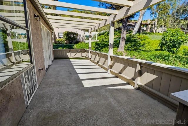 5571 Adobe Falls Rd D, San Diego, CA 92120