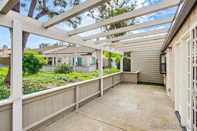 5571 Adobe Falls Rd D, San Diego, CA 92120