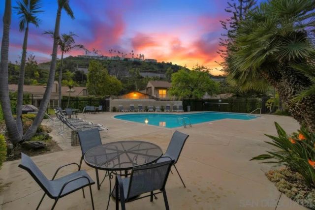 5571 Adobe Falls Rd D, San Diego, CA 92120