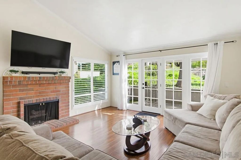 5571 Adobe Falls Rd D, San Diego, CA 92120