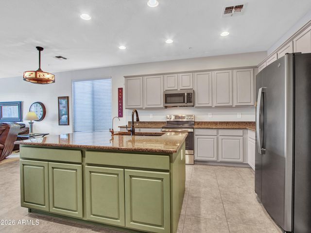 7135 W DESERT MIRAGE Drive, Peoria, AZ 85383