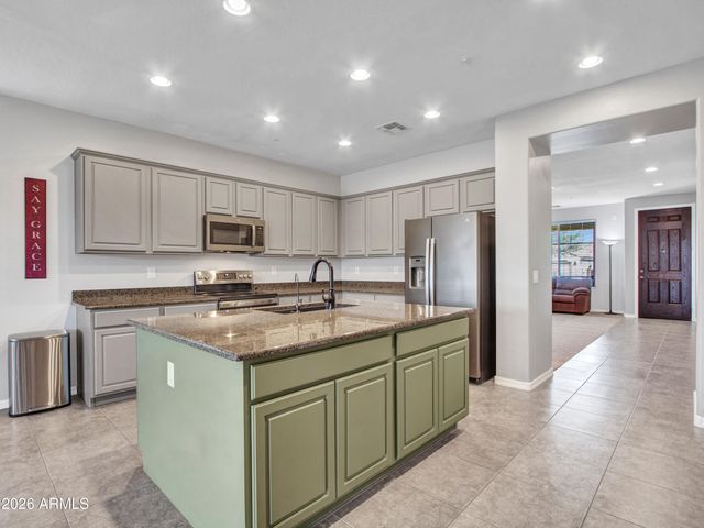 7135 W DESERT MIRAGE Drive, Peoria, AZ 85383