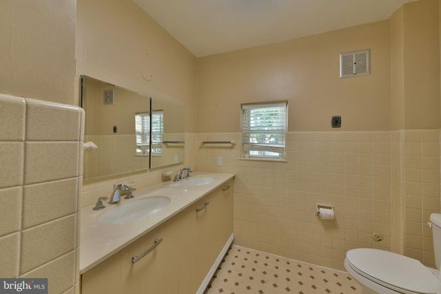615 N HILLS AVE, Glenside, PA 19038