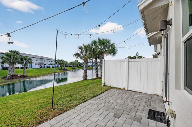 5649 Mentmore Drive, West Palm Beach, FL 33407