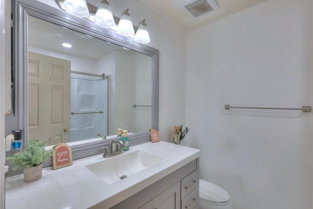 2605 River Creek Dr, Modesto, CA 95351