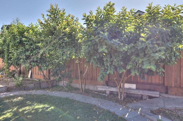 2605 River Creek Dr, Modesto, CA 95351