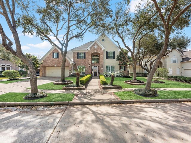 26 Saint Christopher Court, Sugar Land, TX 77479