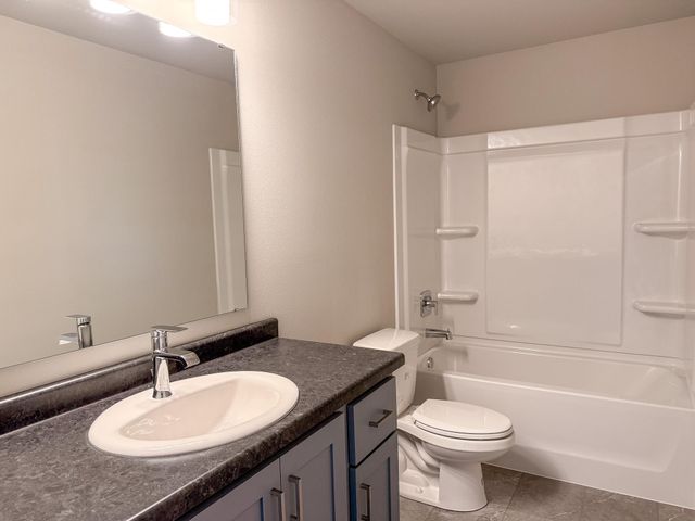 412 Lionheart Drive, Horace, ND 58047