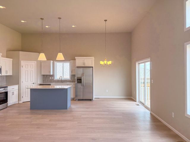 412 Lionheart Drive, Horace, ND 58047