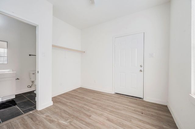 906 E Washington Avenue, Navasota, TX 77868