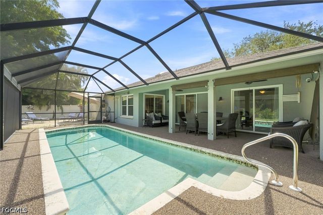18918 Cypress View DR, Fort Myers, FL 33967